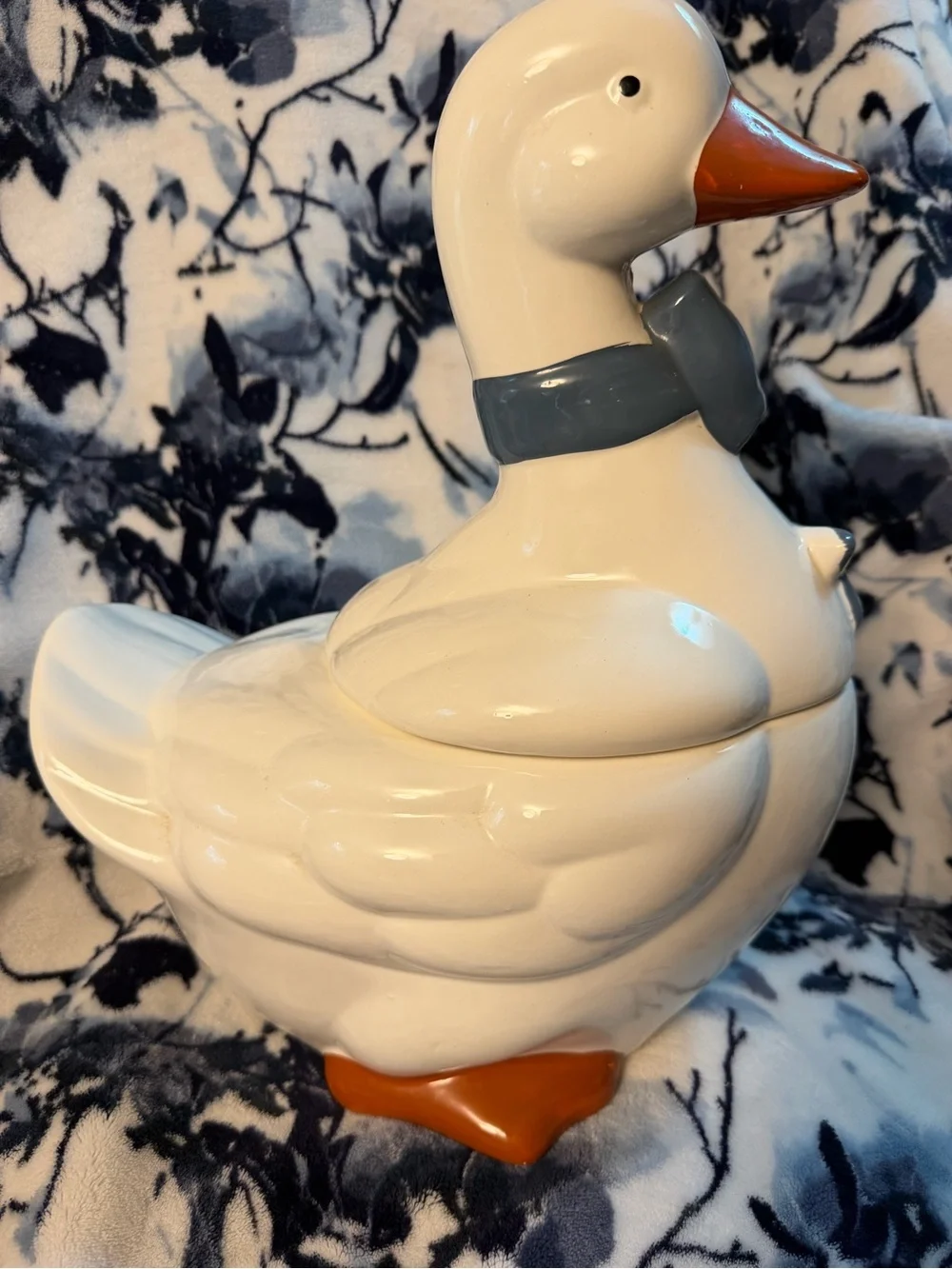 Vintage Mother Goose Large Ceramic Cookie Jar. Beautiful. Accepting Offers.